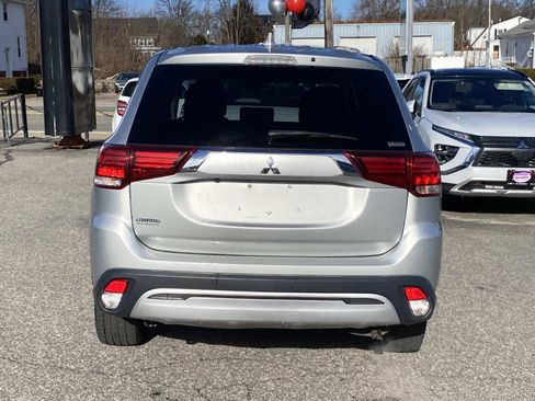 Used 2020 Mitsubishi Outlander ES image 4