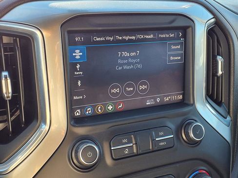 Used 2019 Chevrolet Silverado 1500 LT w/ Convenience Package image 4