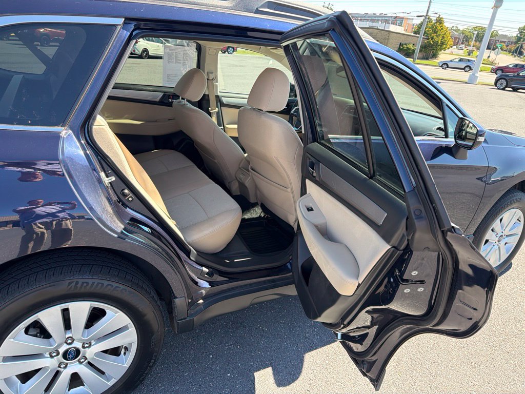 Used 2018 Subaru Outback 2.5i Premium AWD/4WD image 19