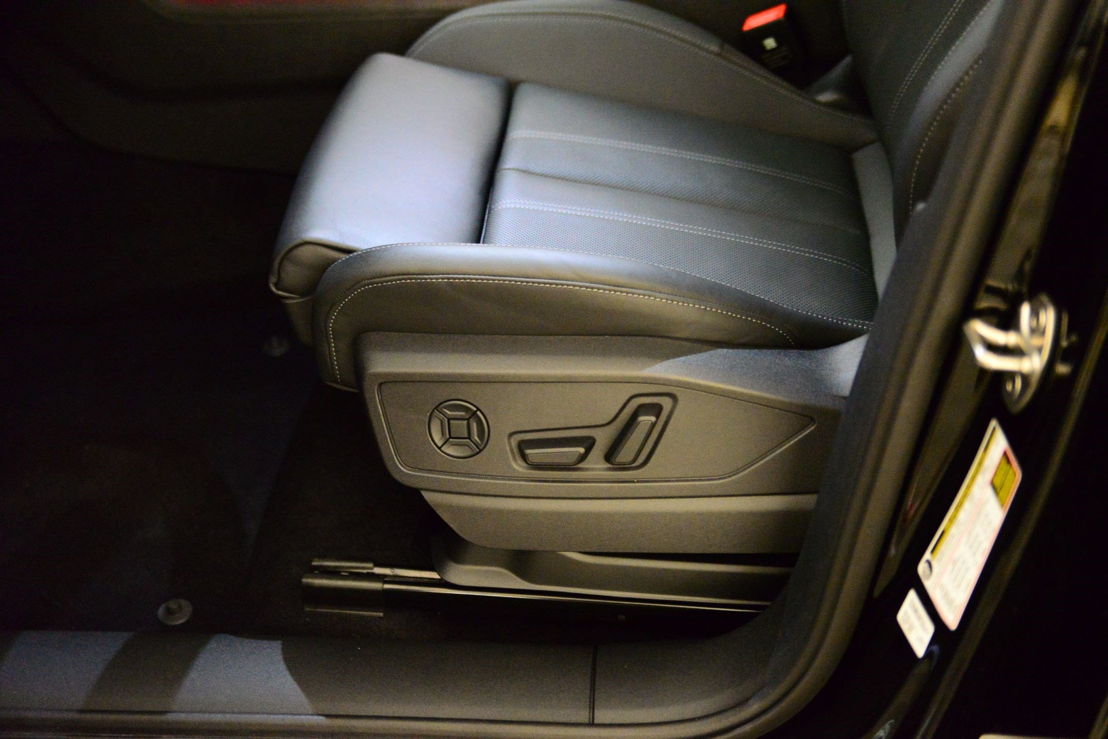 New 2025 Audi Q5 Premium Plus w/ Premium Plus AWD/4WD image 24