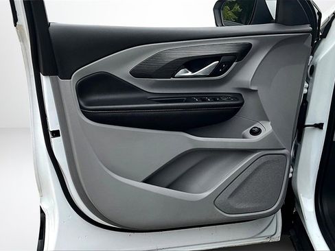 Used 2023 GMC Terrain SLE w/ Driver Convenience Package image 20