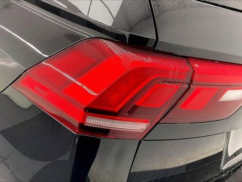 Used 2022 Volkswagen Tiguan S image 30