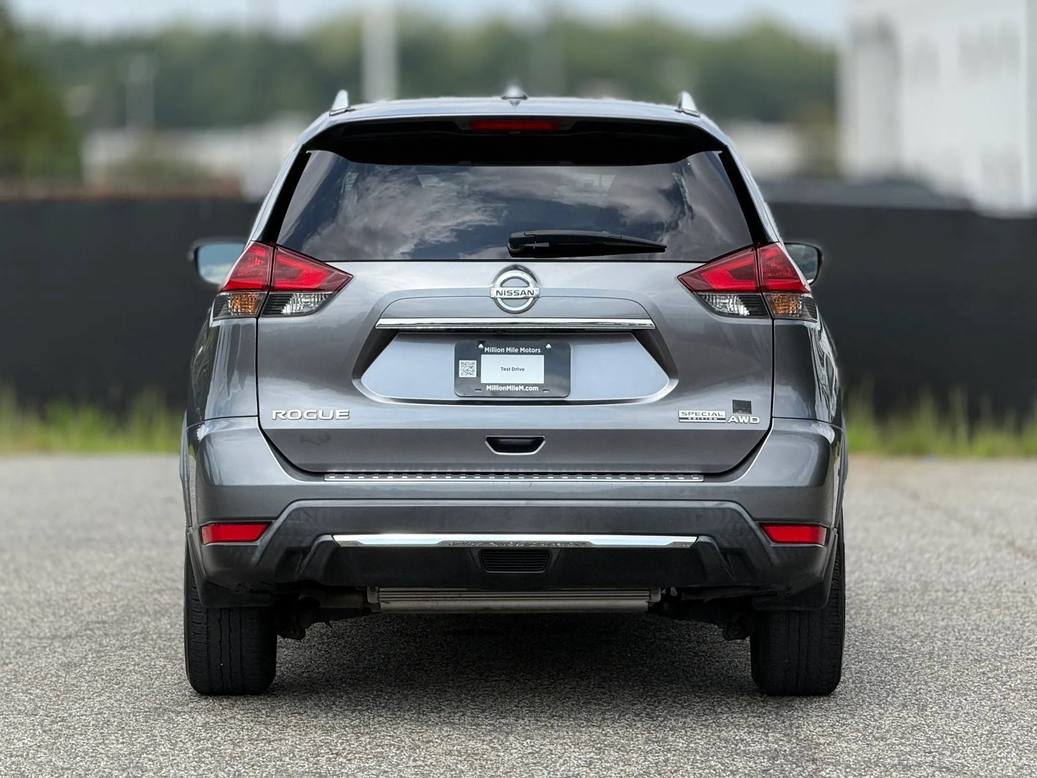 Used 2020 Nissan Rogue S w/ Special Edition Package AWD/4WD image 4
