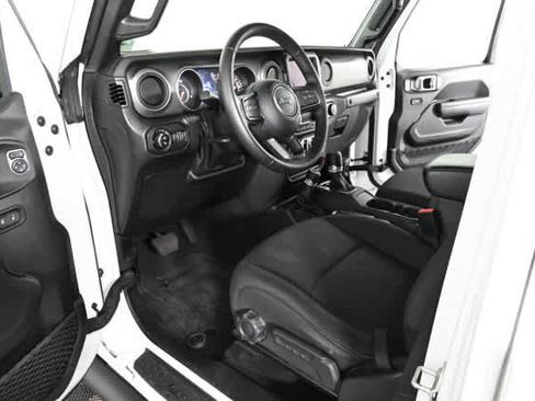 Used 2022 Jeep Gladiator Sport image 16