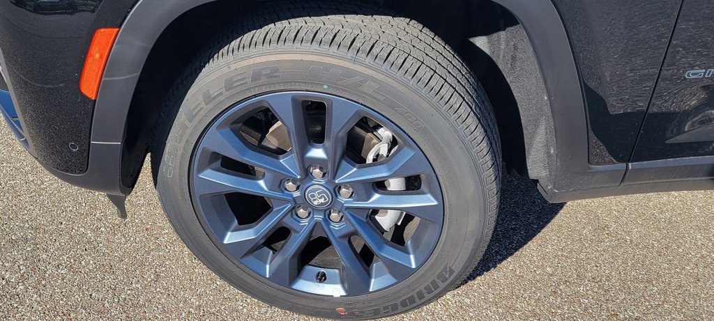 Used 2026 Jeep Grand Cherokee Limited AWD/4WD image 8