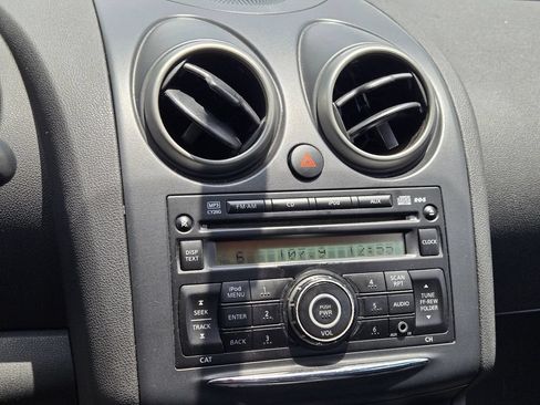 Used 2013 Nissan Rogue S FWD image 23
