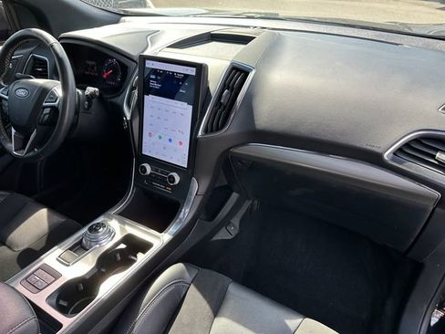 Used 2022 Ford Edge ST w/ Equipment Group 401A image 9