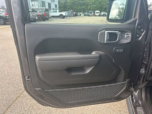New 2025 Jeep Wrangler Rubicon AWD/4WD image 12
