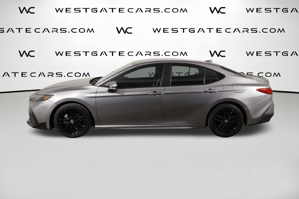 Used 2025 Toyota Camry SE FWD image 5