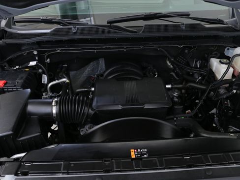 Used 2025 Chevrolet Silverado 2500 ZR2 w/ Technology Package image 32