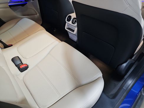 New 2026 Mercedes-Benz GLC 300 4MATIC image 11