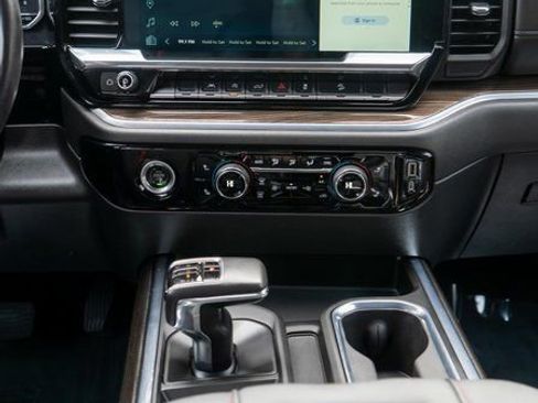 Used 2022 Chevrolet Silverado 1500 LT Trail Boss w/ LPO, Dark Essentials Package AWD/4WD image 15