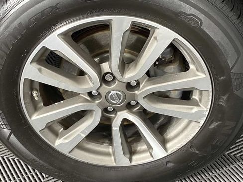 Used 2014 Nissan Pathfinder SV AWD/4WD image 30