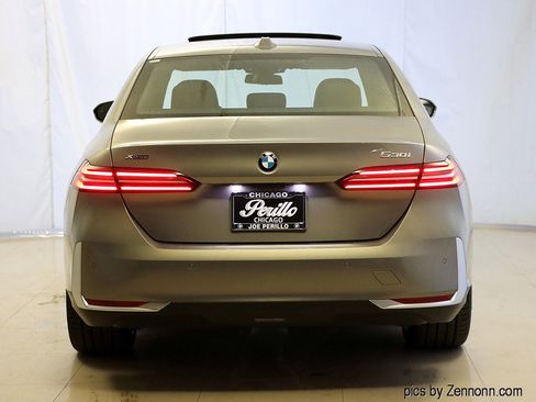 Used 2026 BMW 530i xDrive w/ Premium Package image 7
