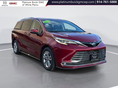 Used 2022 Toyota Sienna Platinum