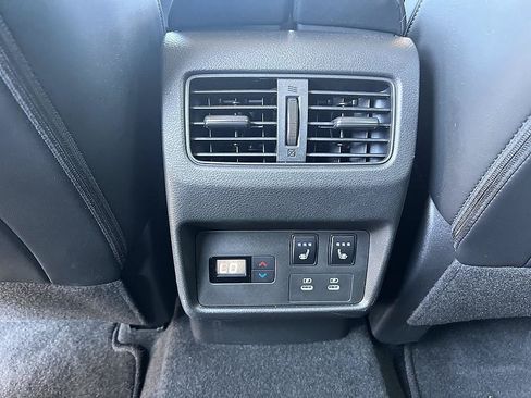 Used 2026 Nissan Rogue Platinum w/ Platinum Premium Package AWD/4WD image 30