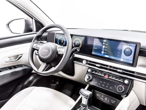 Used 2025 Hyundai Tucson SEL FWD image 19