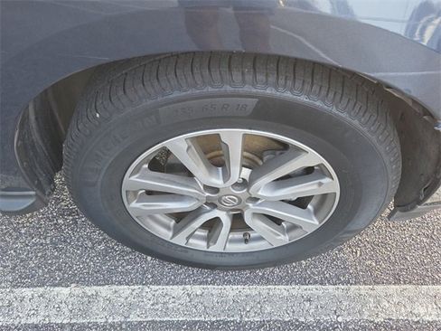 Used 2014 Nissan Pathfinder S image 14