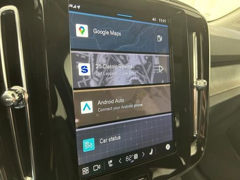 Used 2025 Volvo XC40 B5 Core image 16