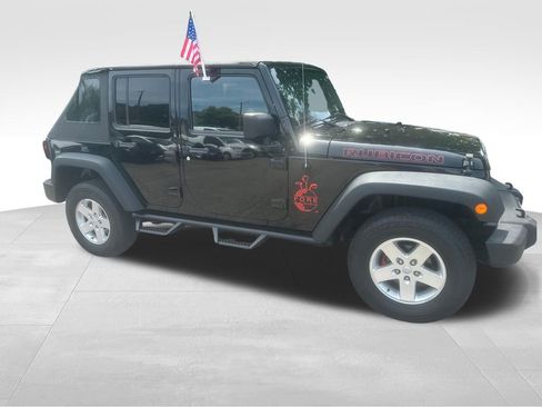 Used 2014 Jeep Wrangler Unlimited Rubicon w/ Connectivity Group AWD/4WD image 27