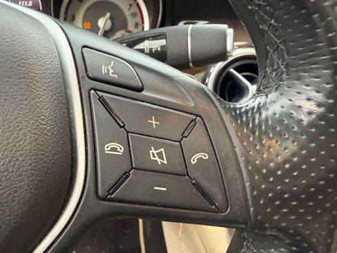 Used 2015 Mercedes-Benz GLA 250 4MATIC image 11