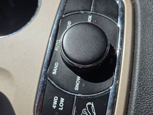 Used 2014 Jeep Grand Cherokee Limited image 28