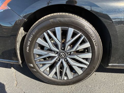 Used 2025 Nissan Altima 2.5 SV image 28