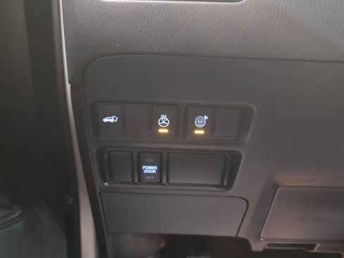 Used 2024 Nissan Armada SL image 16