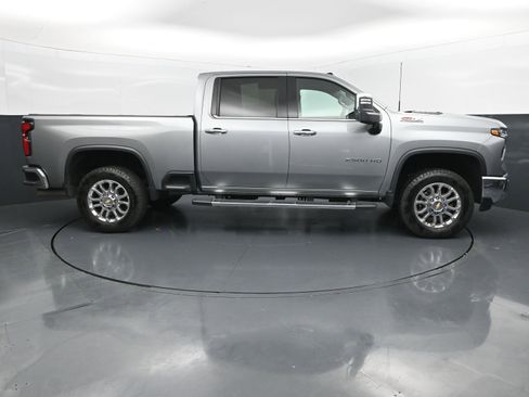 Used 2025 Chevrolet Silverado 2500 LTZ w/ LTZ Premium Package AWD/4WD image 6