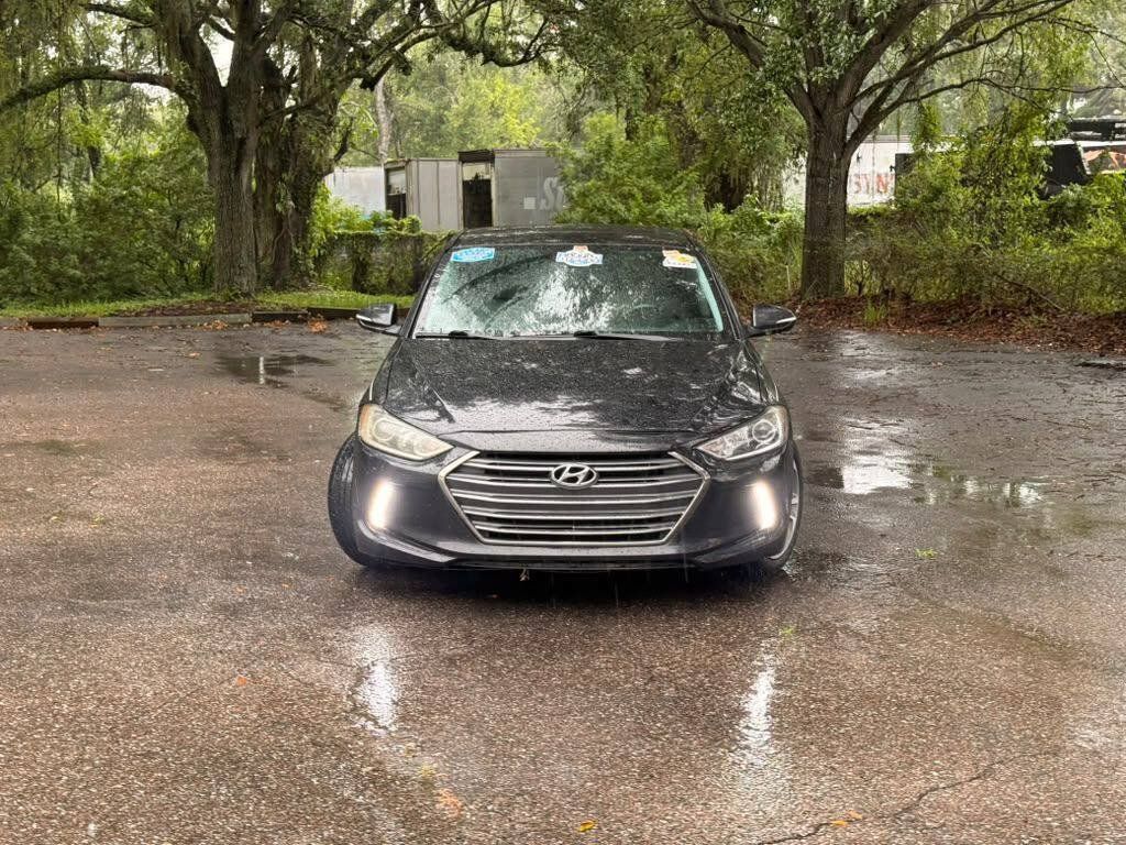 Used 2017 Hyundai Elantra Limited w/ Limited Tech Package 04 FWD image 2