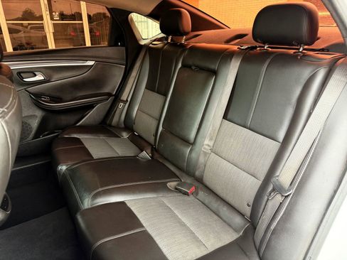 Used 2017 Chevrolet Impala LT image 30