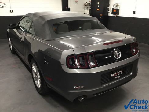 Used 2014 Ford Mustang Convertible image 18