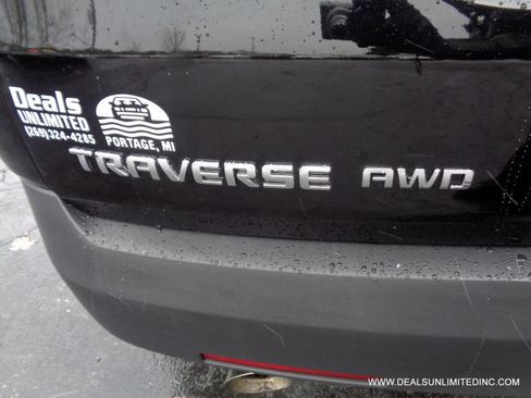 Used 2020 Chevrolet Traverse LS image 5
