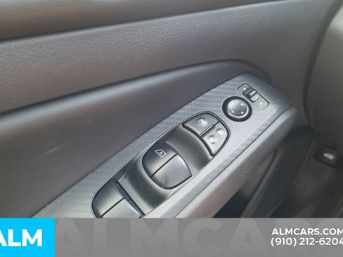 Used 2025 Nissan Altima 2.5 SV image 33