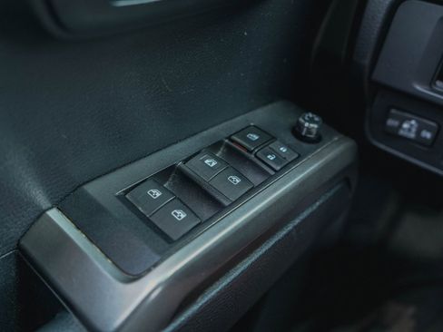 Used 2016 Toyota Tacoma SR5 image 19