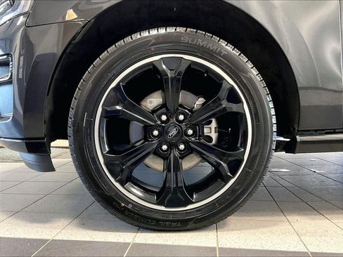 Used 2023 Ford Expedition Limited AWD/4WD image 7
