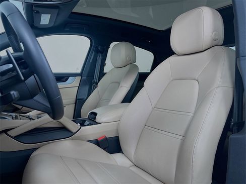 Certified 2026 Porsche Cayenne Coupe image 4