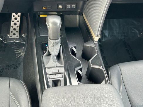 Certified 2025 Toyota Camry SE image 20