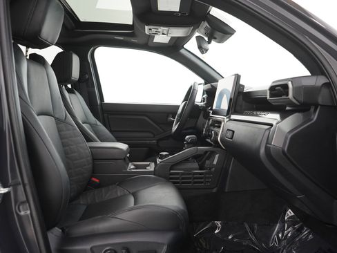 Used 2024 Toyota Tacoma TRD Sport w/ TRD Sport Premium Package AWD/4WD image 11