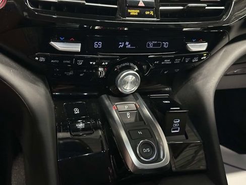 Used 2024 Acura MDX SH-AWD w/ Technology Package image 27
