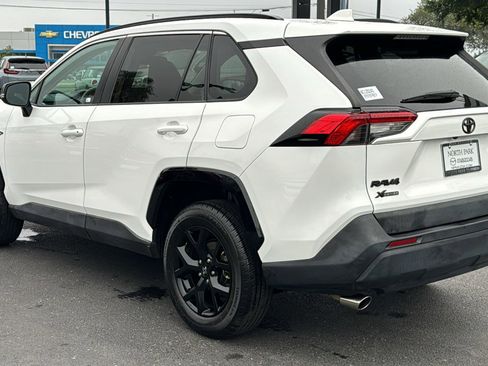 Used 2021 Toyota RAV4 XLE w/ Convenience Package FWD image 6