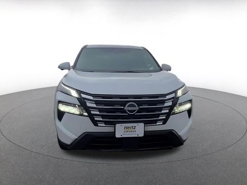 Used 2025 Nissan Rogue SV image 4