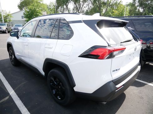 Certified 2021 Toyota RAV4 LE AWD/4WD image 6