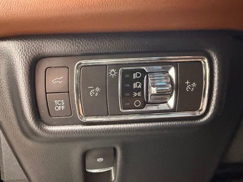 Used 2022 Lincoln Nautilus Reserve AWD/4WD image 20