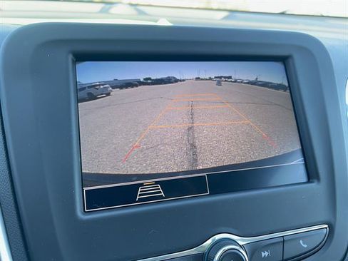 Used 2023 Chevrolet Equinox LS w/ LS Convenience Package AWD/4WD image 16