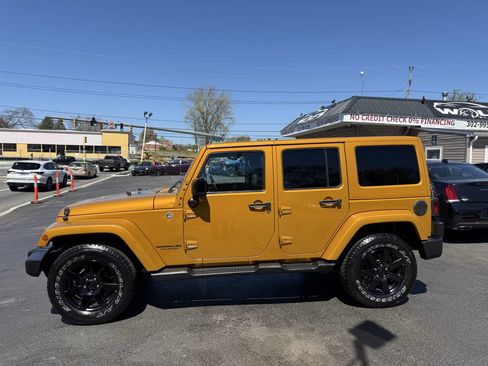 Used 2014 Jeep Wrangler Unlimited Sahara image 5