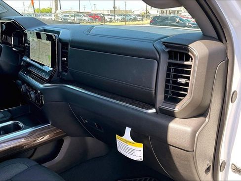 Used 2025 Chevrolet Silverado 1500 RST AWD/4WD image 21