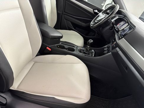 Used 2020 Volkswagen Jetta R-Line w/ R-Line Cold Weather Package FWD image 23