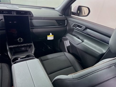 New 2026 GMC Terrain AT4 w/ Convenience Package III image 17