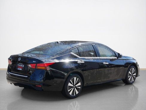 Certified 2022 Nissan Altima 2.5 SV FWD image 3